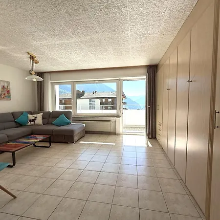 Apartment Salute 106 *