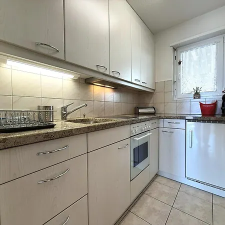 Apartment Salute 106 *